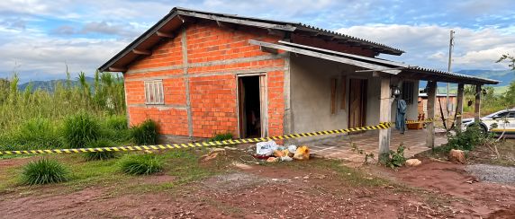 Vítimas foram identificadas como Patrícia Cristina Pereira, de 31 anos, e Karolayne Cristina Costa, 13