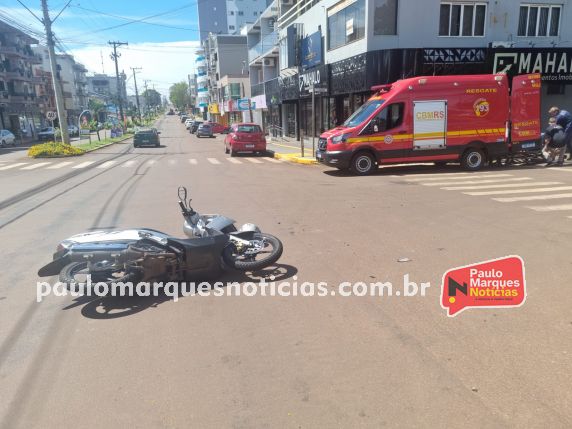 Colisão aconteceu na Avenida Senador Alberto Pasqualini, no início da tarde desta quinta-feira (1º)