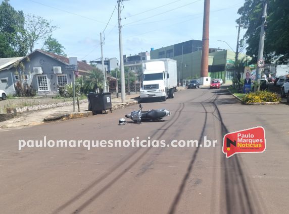 Acidente entre carro e moto deixa idosa ferida no centro de Três de Maio - foto 2