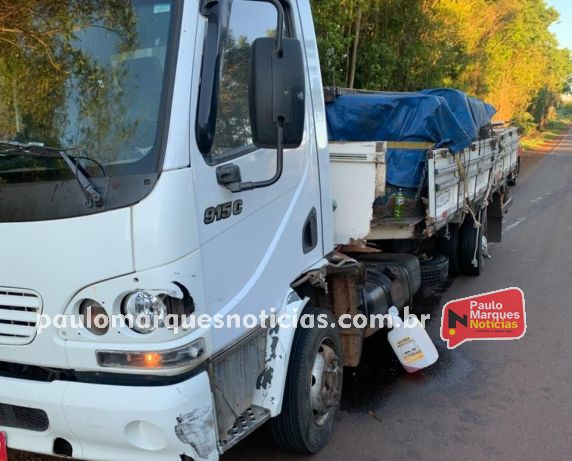 Colisão entre caminhonete e caminhão deixa motorista ferido na RS-342 em Independência - foto 2