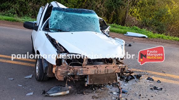 Colisão entre caminhonete e caminhão deixa motorista ferido na RS-342 em Independência - foto 4