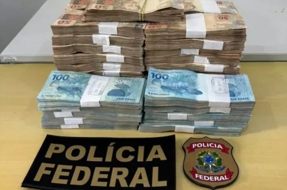 Cláudio Esperon foi abordado pelos policiais logo após efetuar o saque da quantia numa agência bancária. Ele terá de explicar a origem do dinheiro