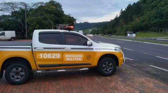 Vítima de 70 anos tentava atravessar a rodovia quando foi atingida; acidente ocorreu nas proximidades da Estação Rodoviária