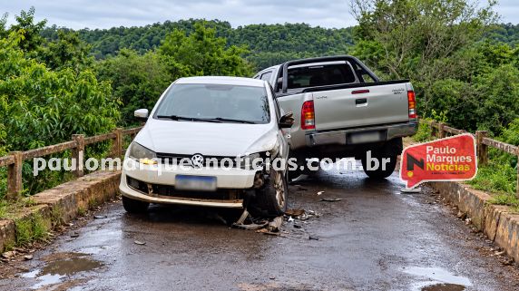 Acidente ocorreu na tarde desta segunda-feira (5), em trecho onde a ponte é estreita e permite a passagem de veículos em apenas um sentido por vez