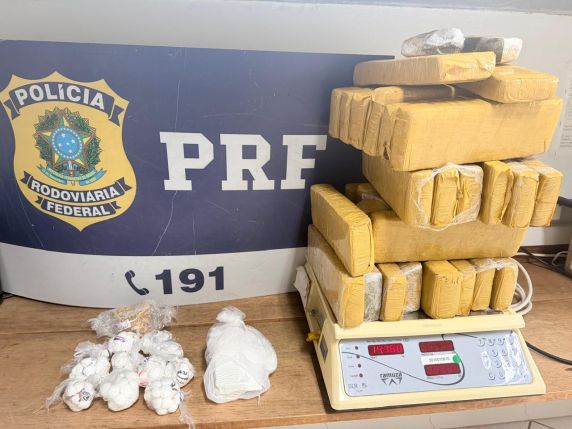 Jovem de 18 anos é preso com mais de 15 quilos de drogas escondidos em caixa de papelão na BR-101 norte - foto 2