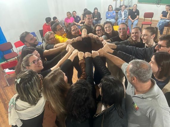 Capacitação realizada nos dias 6 e 7 de outubro abordou estratégias pedagógicas para superar dificuldades de aprendizagem e qualificar o ensino na rede municipal.