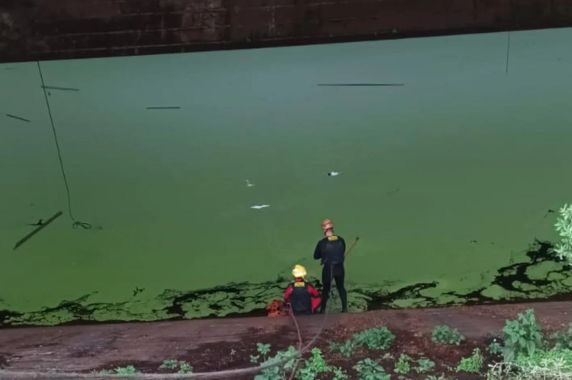 Estrutura é localizada em área de silos desativados; suspeita é de que ele tenha caído do telhado na quinta-feira
