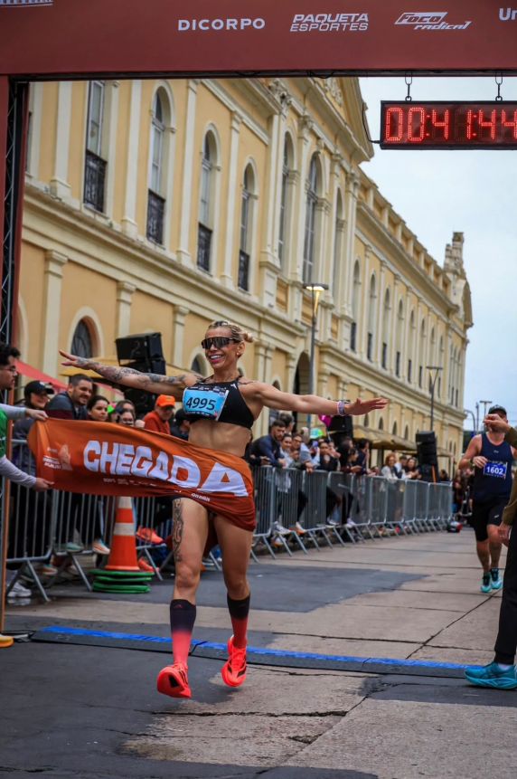 Atleta de Três de Maio conquista segundo lugar geral feminino em prova de 10 km em Porto Alegre - foto 4