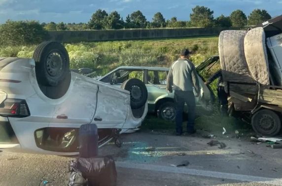 Colisão ocorreu no quilômetro 17, na altura do bairro Parque Marinha, no sentido Rio Grande–Pelotas; trânsito não está bloqueado