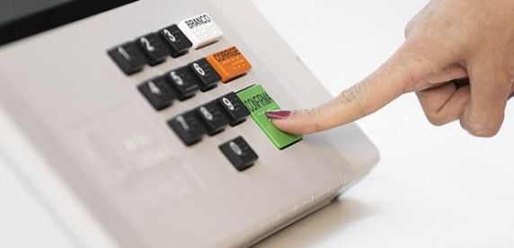 Mudanças atingem nove seções eleitorais em Manoel Viana, São Luiz Gonzaga e Uruguaiana; eleitores devem consultar os locais atualizados antes de votar no próximo domingo (25).