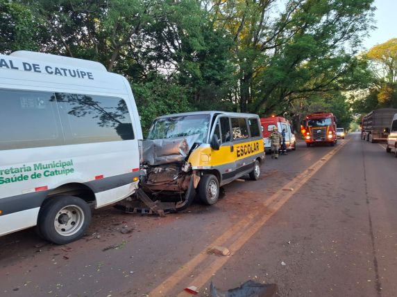 Colisão entre duas vans deixa feridos na ERS-155, em Ijuí, na manhã desta terça-feira - foto 3