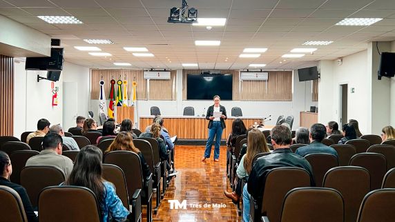 Encontro reuniu professores e diretores para fortalecer a participação das famílias na vida escolar dos alunos