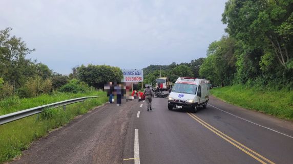 Colisão entre duas motocicletas deixa dois mortos na BR-116, em Picada Café - foto 3