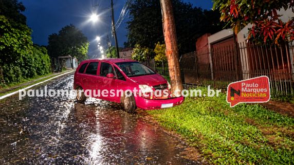 Acidente ocorreu na madrugada deste sábado (24), na Rua da Cerâmica, no Bairro Esperança; vítima foi socorrida pelo SAMU e encaminhada ao Hospital São Vicente de Paulo
