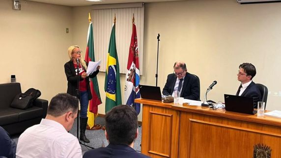 Audiência pública debate reclamações sobre cobranças da Corsan em Ijuí - foto 4