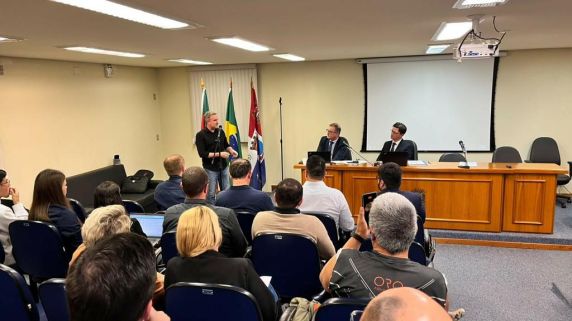 Audiência pública debate reclamações sobre cobranças da Corsan em Ijuí - foto 3