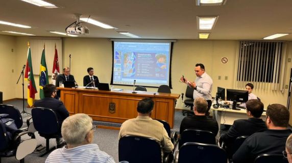 Audiência pública debate reclamações sobre cobranças da Corsan em Ijuí - foto 6