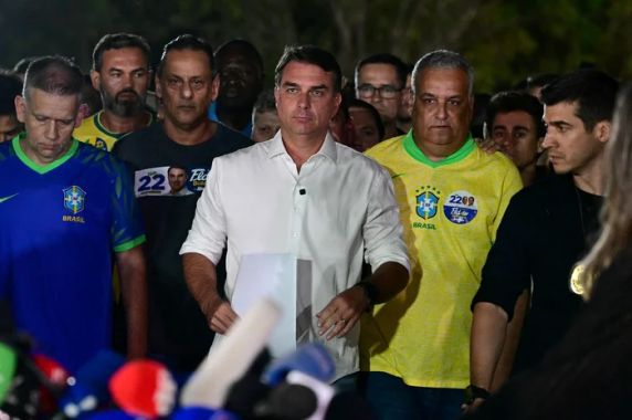Anúncio foi assinado pelo presidente do partido, Valdemar Costa Neto