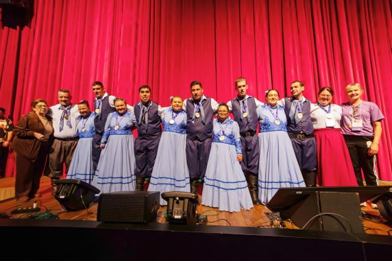 Apae de Três de Maio celebra a arte, a inclusão e o protagonismo no XI Festival Estadual Nossa Arte