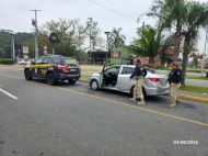 PRF prende homem dirigindo carro furtado horas após o crime na BR-101, em Joinville